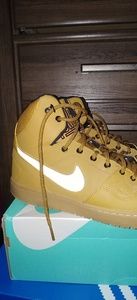 Nike Son of Force Mid Winter Basketball shoes